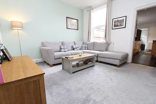 Photo 2 — Woodfield Crescent, Kidderminster