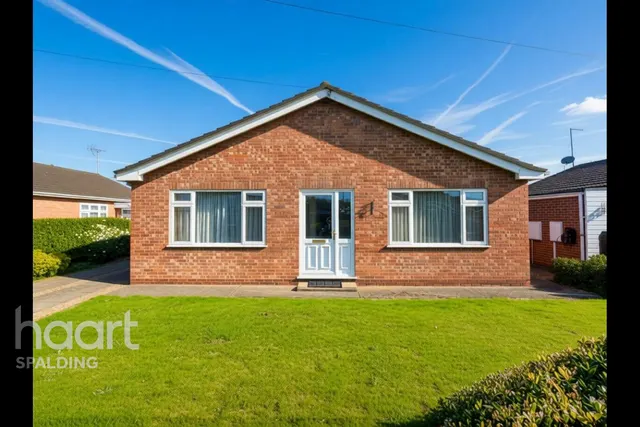 Littlebury Gardens, Holbeach, PE12, photo 1