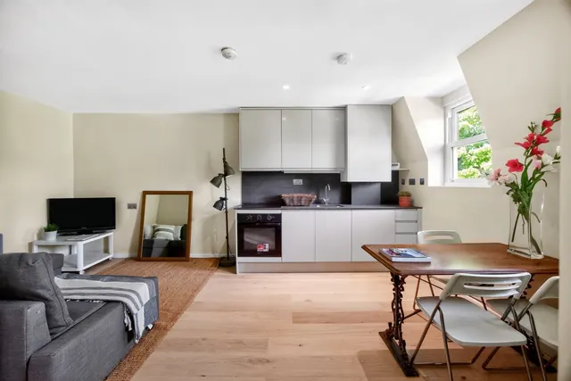 Photo 3 — Elsham Road, London