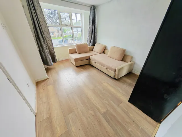Mandeville Road, Northolt, UB5, photo 2