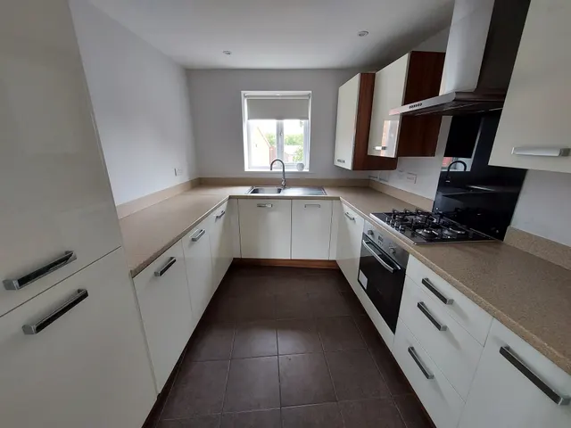 Photo 3 — 23 Merton Way, WS2 9HG