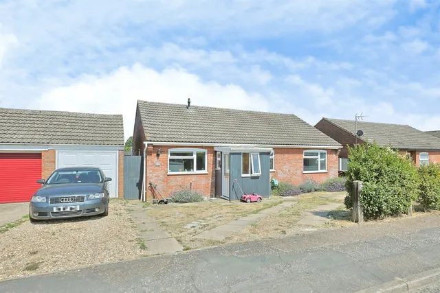 Hillcrest Avenue, Dereham, photo 1