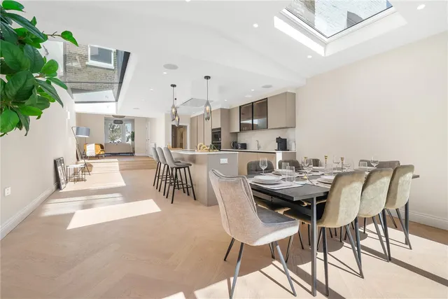 East Dulwich Grove, London, SE22, photo 1