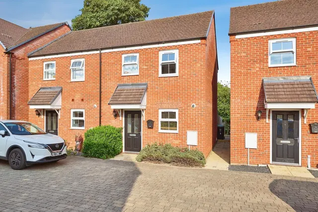 William Court Peterborough, PE8, photo 1