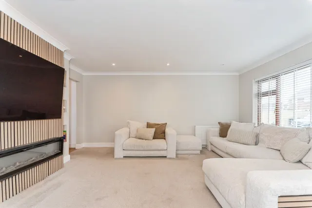 Nyland Road, Swindon, SN3, photo 2