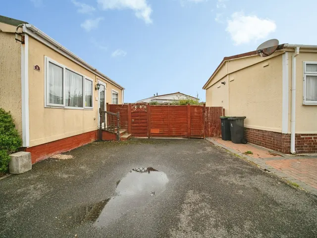 Putton Lane, Chickerell, DT3, photo 2