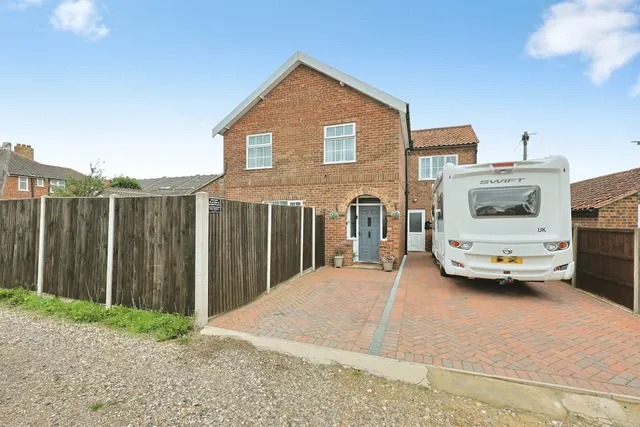 Olney Road, DEREHAM, photo 1