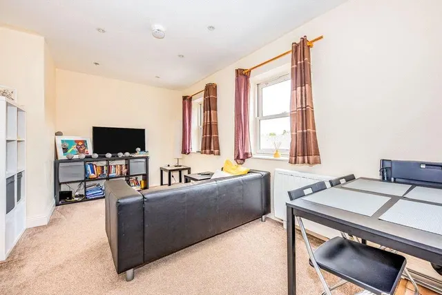 Frederick Street, Aldershot, GU11, photo 3