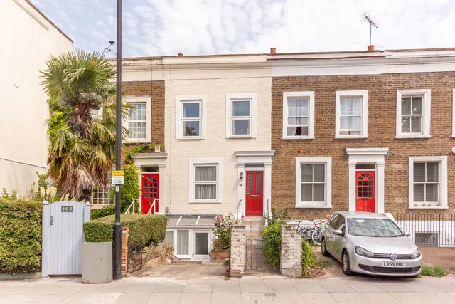 207 Askew Road, London, photo 1