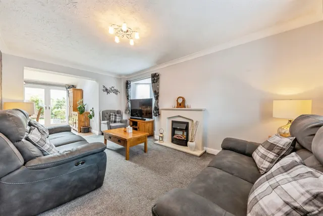 Photo 2 — Covel Road, Sleaford