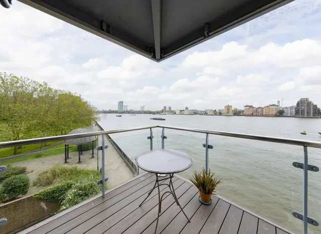 Westferry Road, Canary Wharf, E14, photo 1