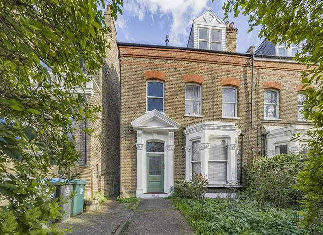 Brondesbury Road, Queen's Park, NW6, photo 1