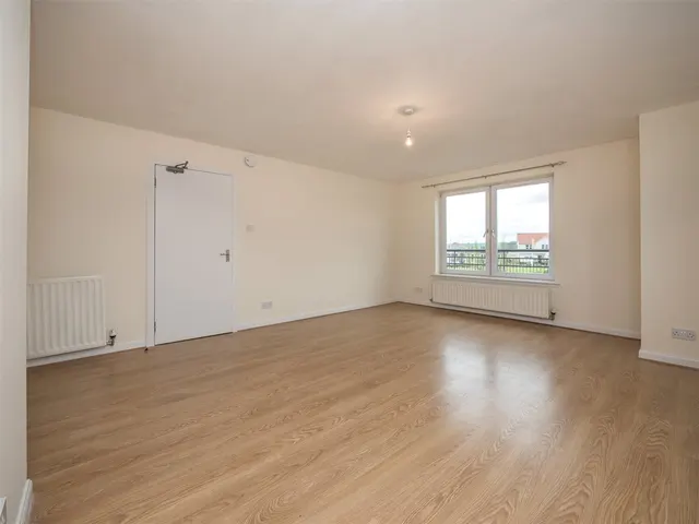 Whitehill Street, EH21, photo 3