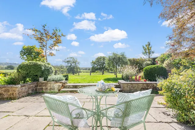 Elm Hill, Motcombe, SP7, photo 2