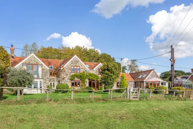 Elm Hill, Motcombe, SP7, photo 1