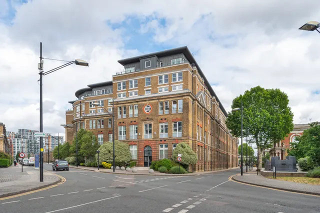 Flat 99 Building 22, Cadogan Road, London, photo 1