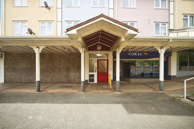 Photo 2 — Priorswood Place, Taunton