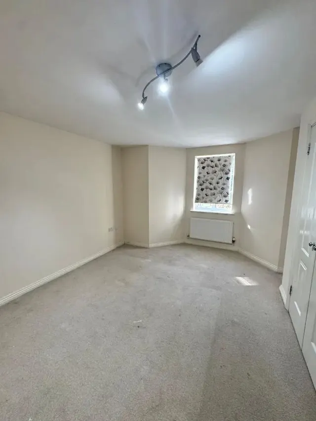 Photo 3 — Chambers Walk, Stanmore HA7 4FN
