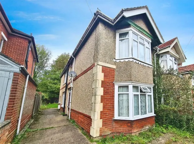 Roselands Gardens, Southampton, SO17, photo 1