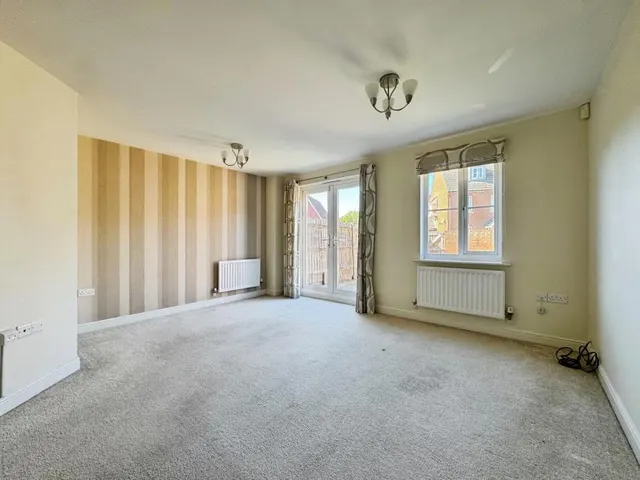 Merlin Way, Bracknell, RG12, photo 2