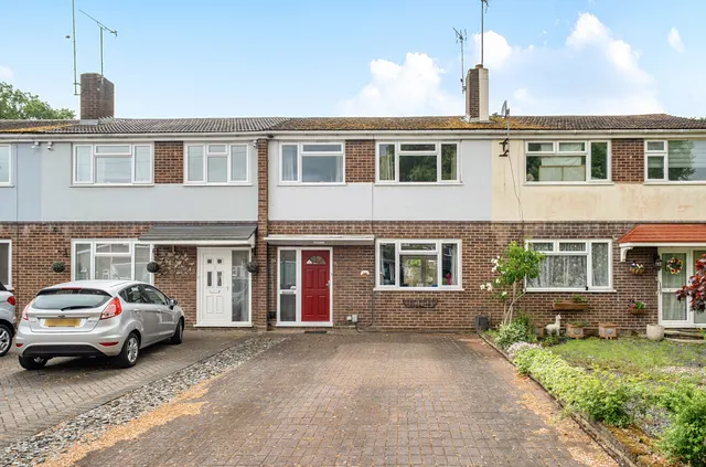 Cheyne Way, Farnborough, Hampshire, GU14 8RX, photo 1