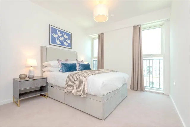 Heartwell Avenue, London, E16, photo 2
