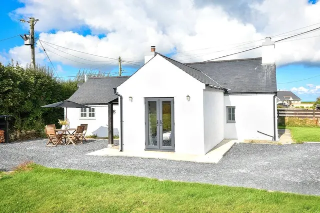 Pengroeslon, Llyn Peninsula, LL53, photo 2