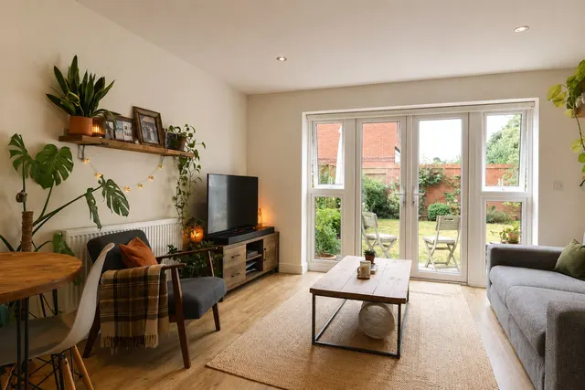 Photo 2 — Augustus Avenue, Fordingbridge, Hampshire, SP6 1FN