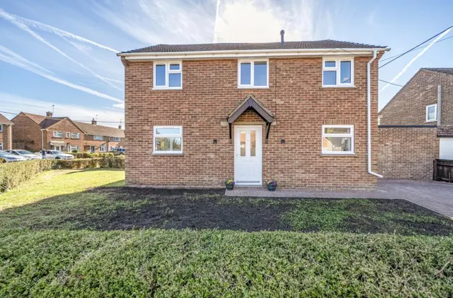 Shute Avenue, Watchfield, SN6, photo 2