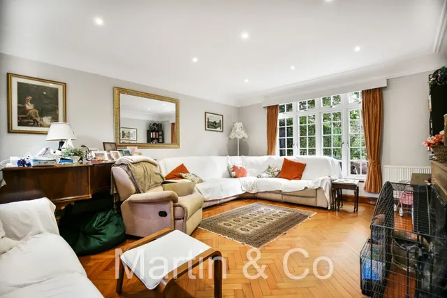 Croham Manor Road, South Croydon, CR2, photo 3