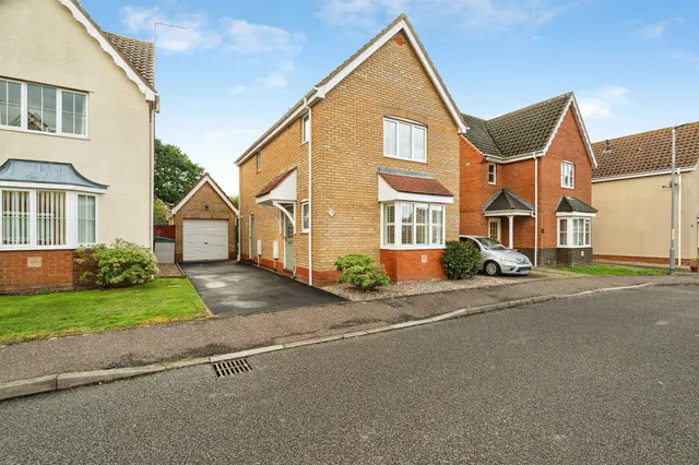 Seafields Drive, Hopton, NR31, photo 1