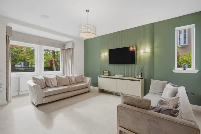 Sunningdale Avenue, Newton Mearns, photo 2