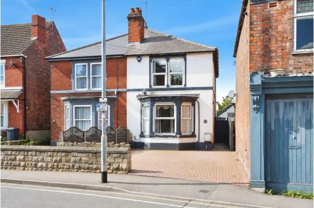 Main Street, Burton-On-Trent, DE15, photo 1