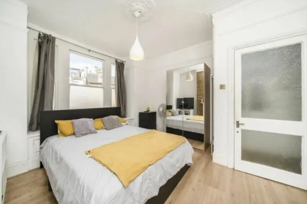 Silver Crescent, London, W4, photo 2
