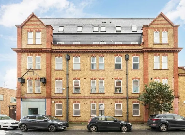 Warple Way, Acton, W3, photo 1