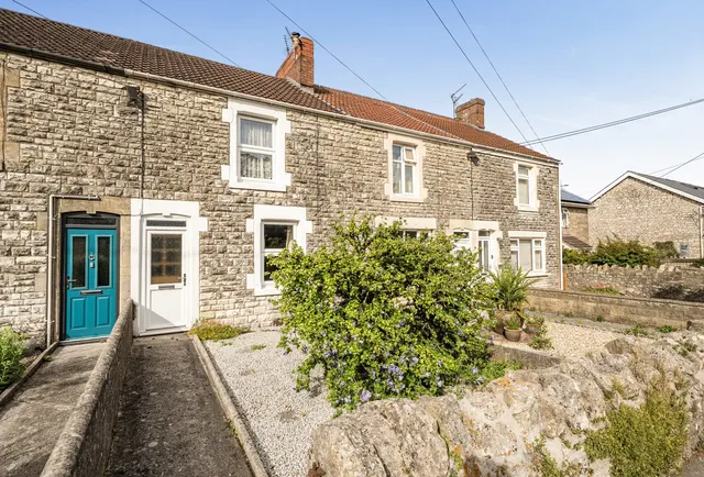 Photo 3 — Charlton Road, Somerset, Midsomer Norton, BA3 4AQ