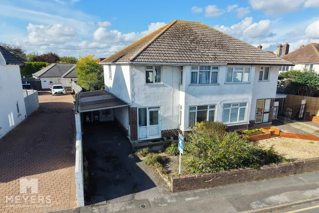 Iford Lane, Bournemouth, BH6, photo 1