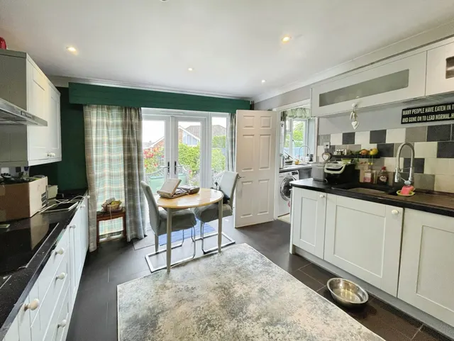 Photo 2 — Abbott Close, Basingstoke, Basingstoke, RG22 6LA