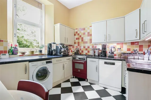 Photo 3 — Raeberry Street, North Kelvinside, Glasgow, G20