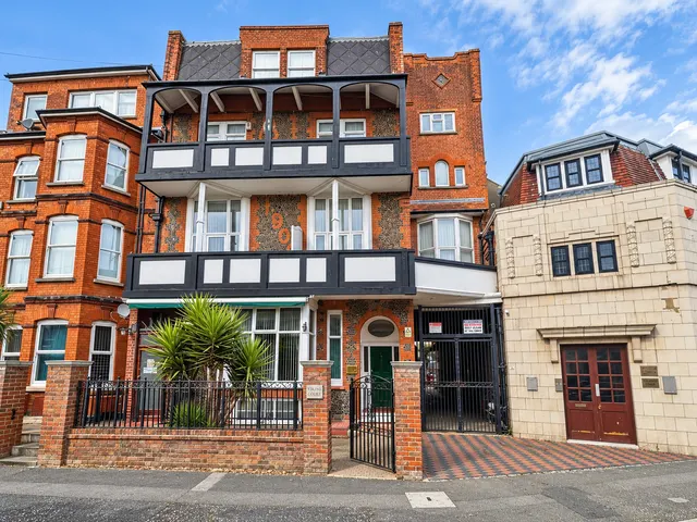Cliftonville Avenue, Margate, CT9, photo 1
