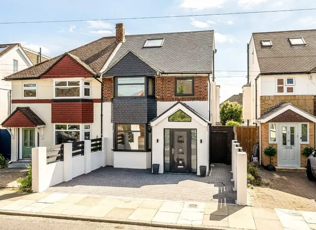 Cranbrook Drive, Twickenham, TW2, photo 1