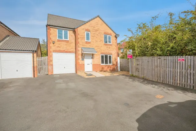 South Moor Drive, Goldthorpe, Rotherham, photo 1