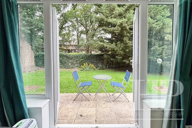 Oakbrook Woodfield Road, Crawley, RH10, photo 1