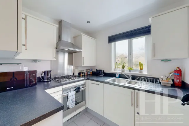 Oakbrook Woodfield Road, Crawley, RH10, photo 3