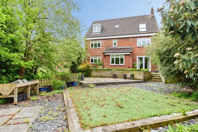 Photo 3 — Oakbrook Close, Stafford