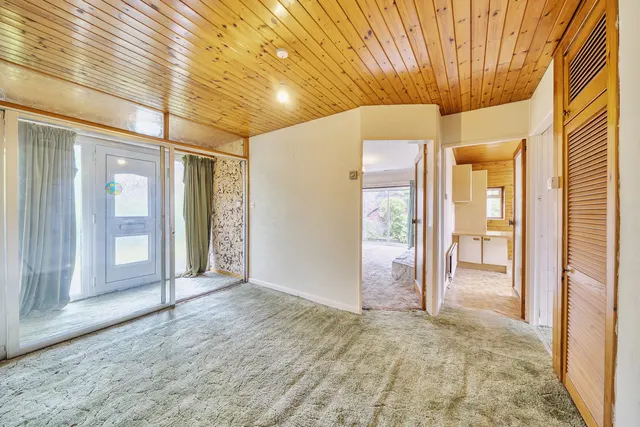 Detached bungalow requiring modernisation with potential to add value, UB7, photo 2