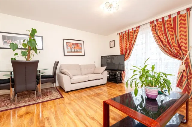 Prince Regent Road, Hounslow, TW3, photo 2