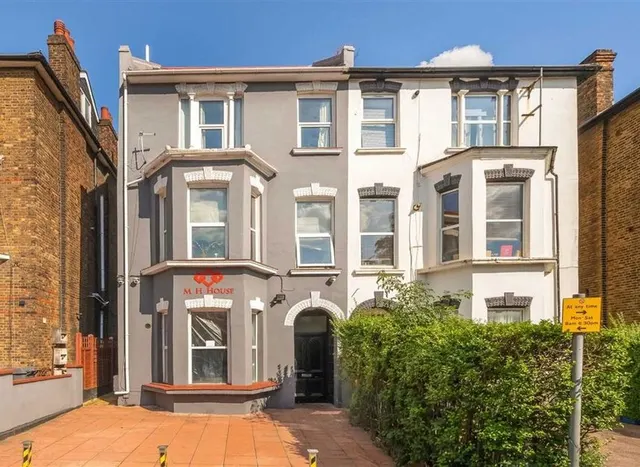 Claremont Road, Cricklewood, NW2, photo 1