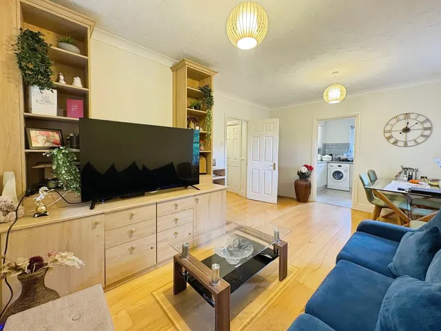 Markham Court, Camberley, GU15, photo 2