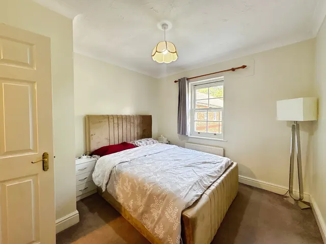 Markham Court, Camberley, GU15, photo 3